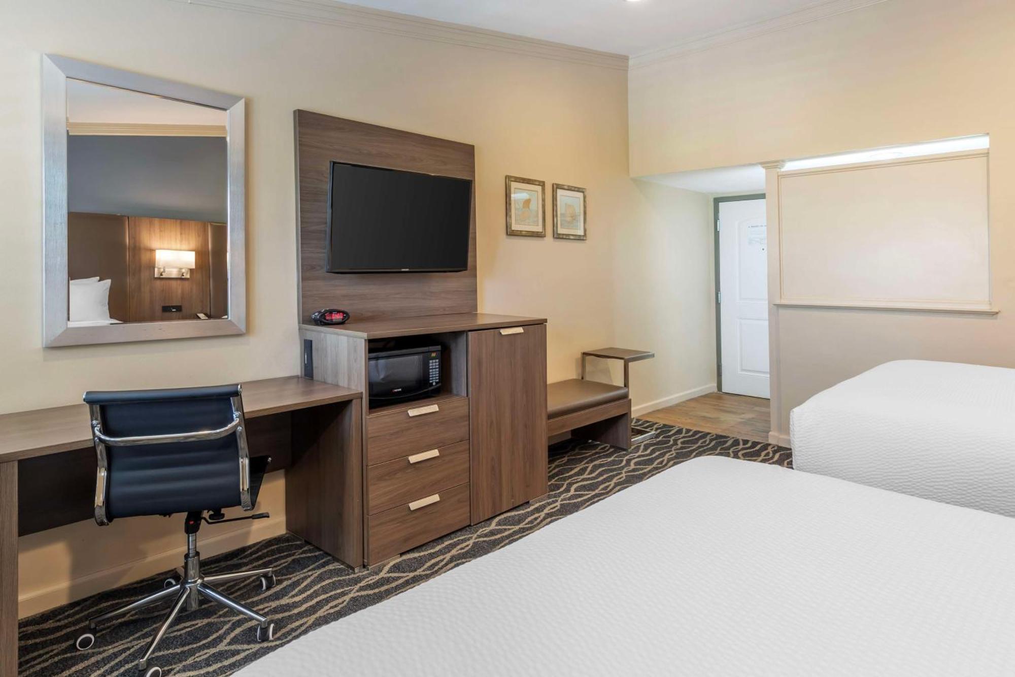 Best Western Plus Hill House Бейкерсфілд Екстер'єр фото