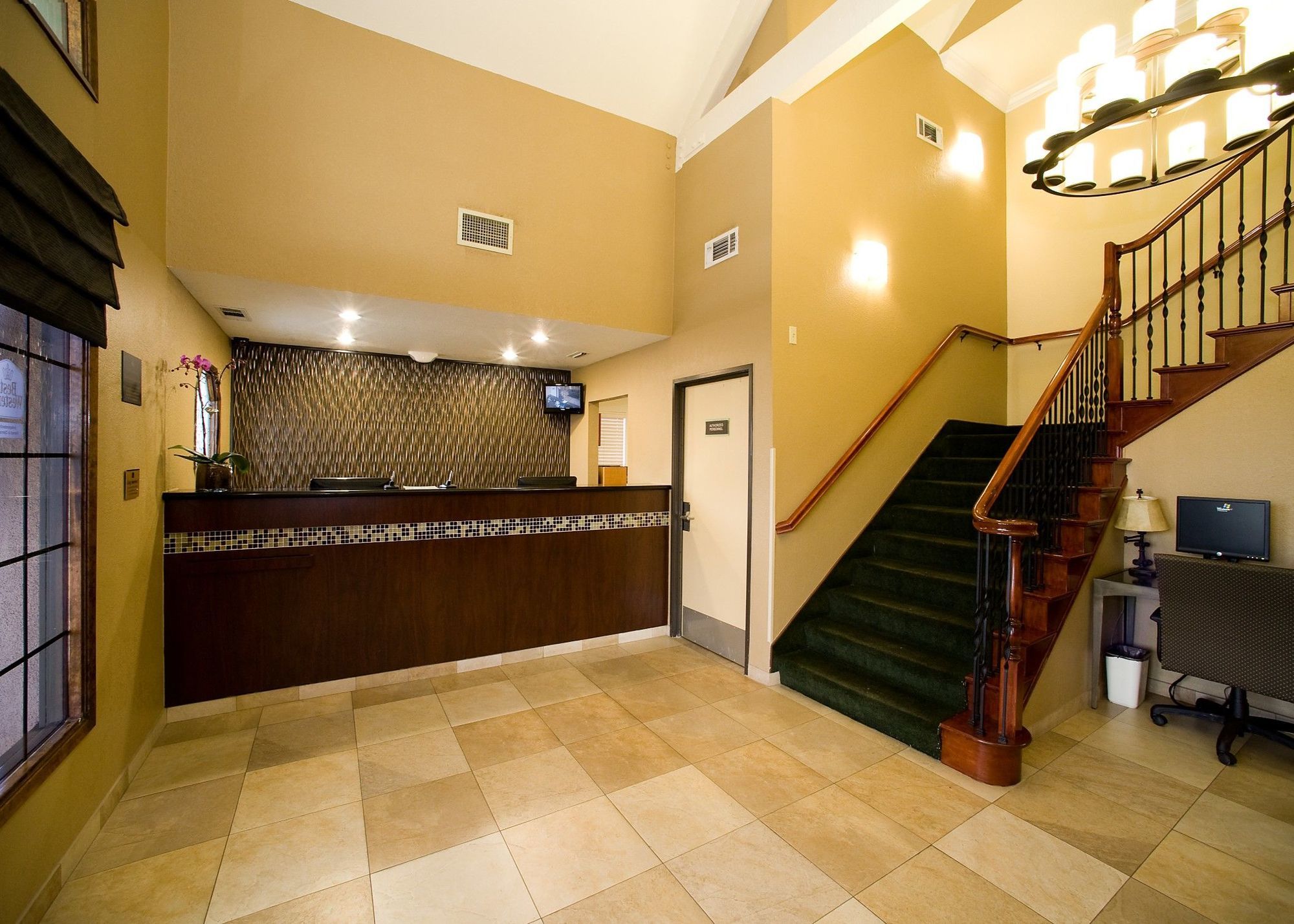 Best Western Plus Hill House Бейкерсфілд Екстер'єр фото